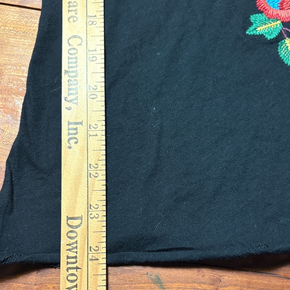 Floral embroidered black V neck short sleeve artsy folk art tropical - Picture 8 of 9